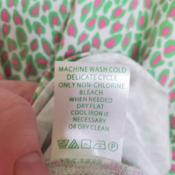 Lilly Pulitzer Women’s Wrap Dress Fit Flare Stretch Size Medium - Picture 9 of 9